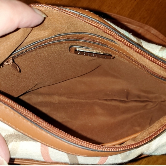 ROSSETTI  Liz Claiborne Beige Cream & Brown Shoulder Bag with Geometric Pattern - Picture 14 of 15